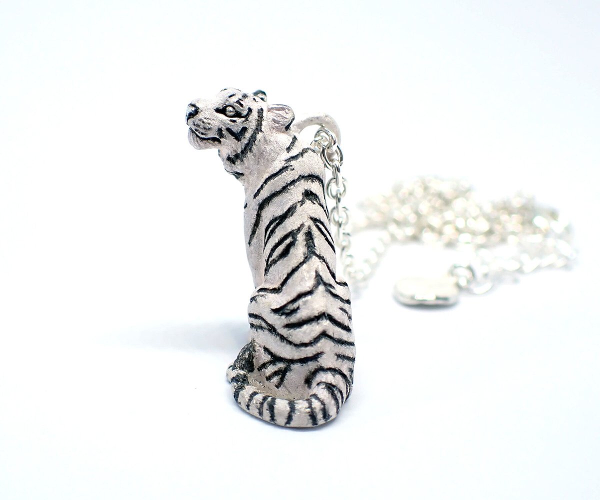 見上げるトラネックレス(white) | EmiriA online shop