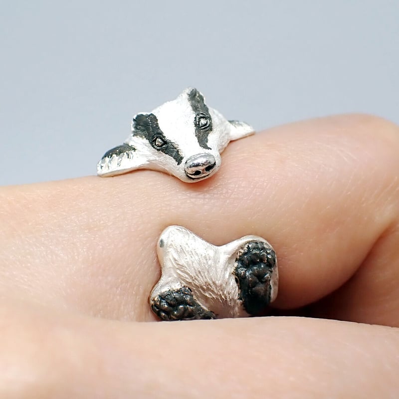 アナグマぺったリング(white) | EmiriA online shop