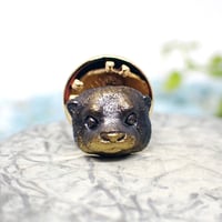 カワウソブローチ