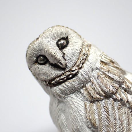 首傾げるメンフクロウリング(white)