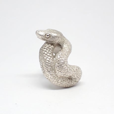 巻き付くボールパイソンイヤーカフ(white)
