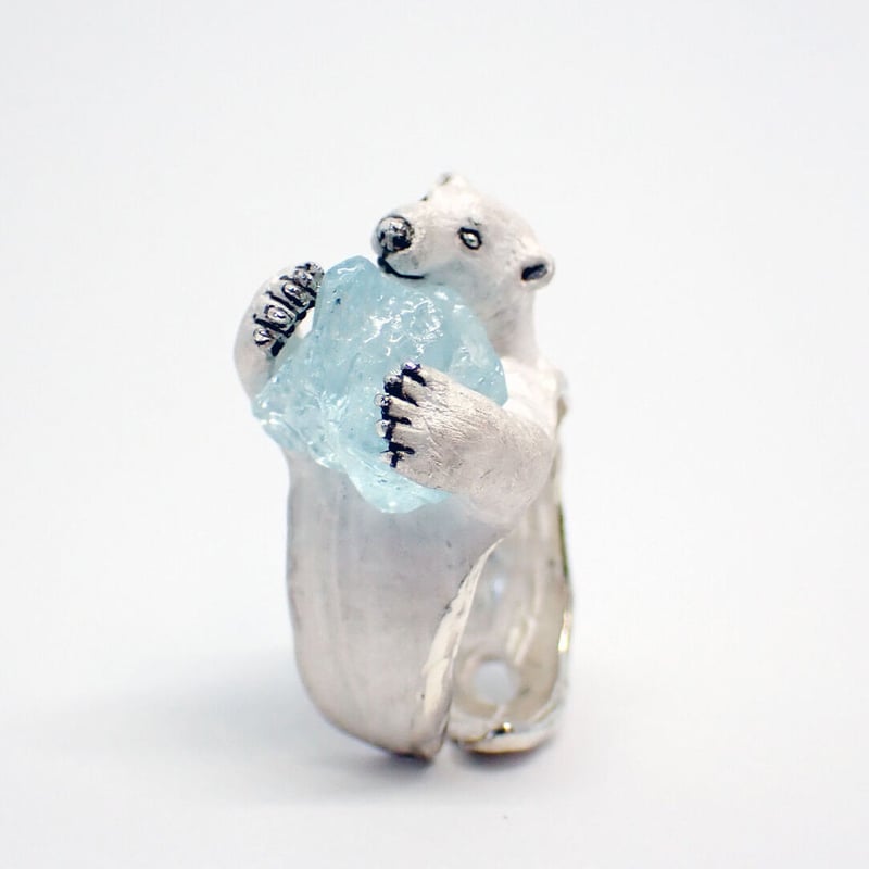 リング／ シロクマ 氷を抱えた シルバー製 シロクマリング「今日も氷を抱えて」 | EmiriA online shop