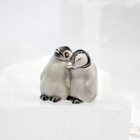 皇帝ペンギンヒナ一緒に温まるネックレス