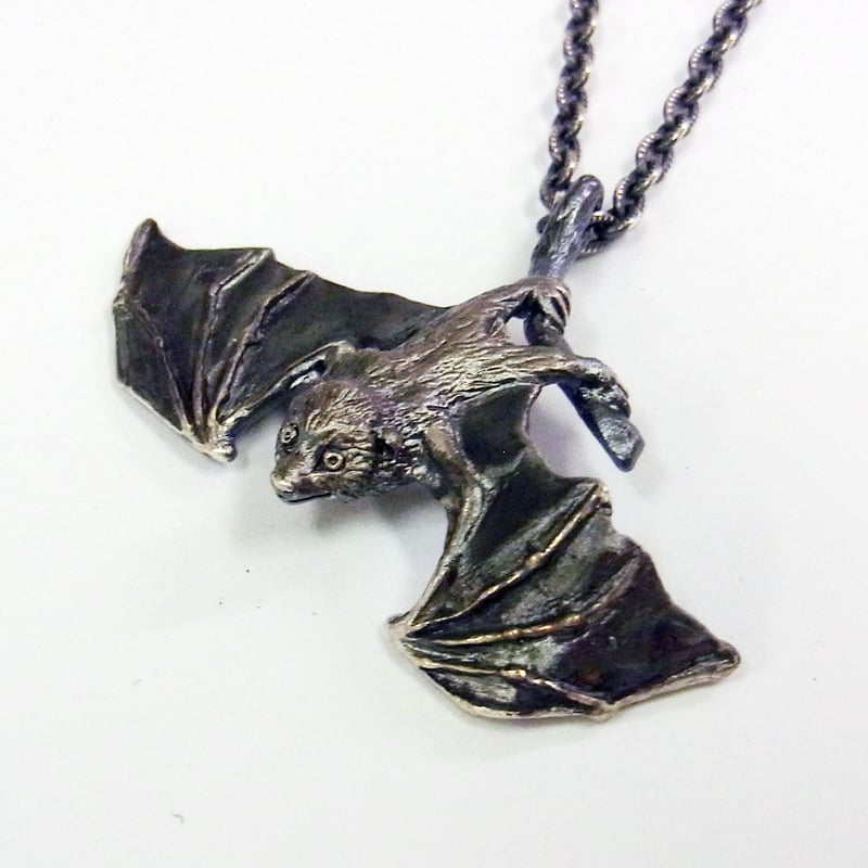 オガサワラコウモリネックレス | EmiriA online shop