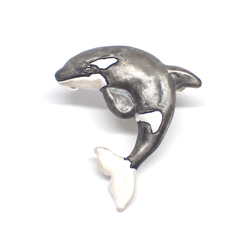 シャチのジャンピングブローチ(black&white) | EmiriA online shop
