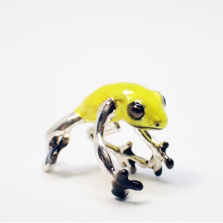 フキヤガエルイヤーカフ
