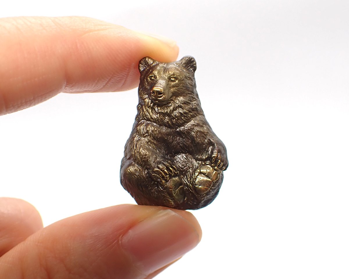 ヒグマ足見せブローチ | EmiriA online shop