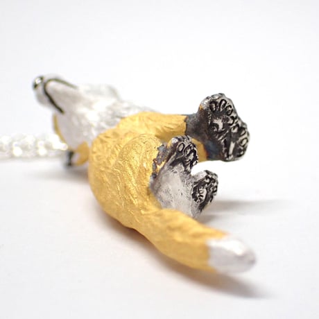 高所好きキツネネックレス(white yellow)