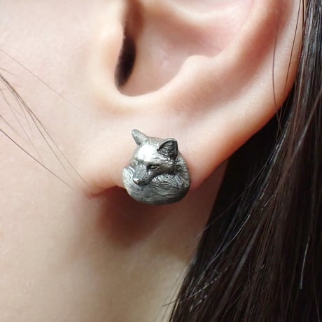 キツネ尻尾ピアス(銀狐)