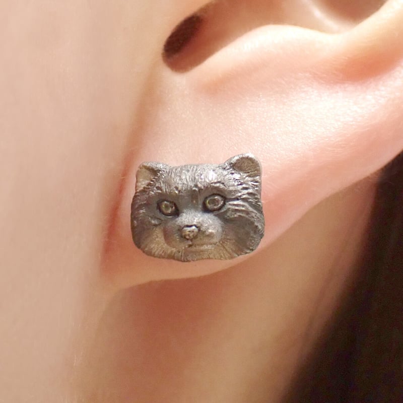 マヌルネコ正面顔ピアス(black matte) | EmiriA online shop