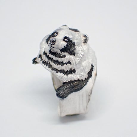 見つめるタヌキリング(white＆black)