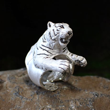 大きな前足トラリング(white)