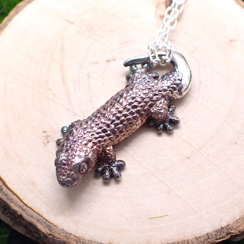 尻尾鱗脱ぎバクチヤモリネックレス(marble) | EmiriA online shop