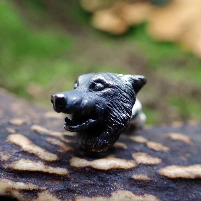 オオカミぺろっとピアス(black) | EmiriA online shop