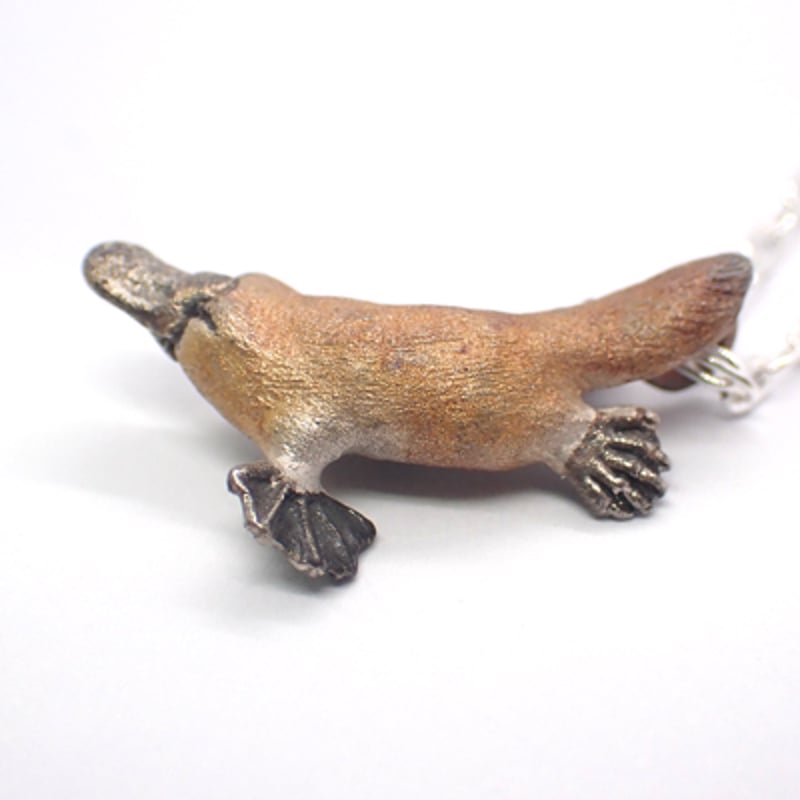 潜るカモノハシネックレス(brown) | EmiriA online shop