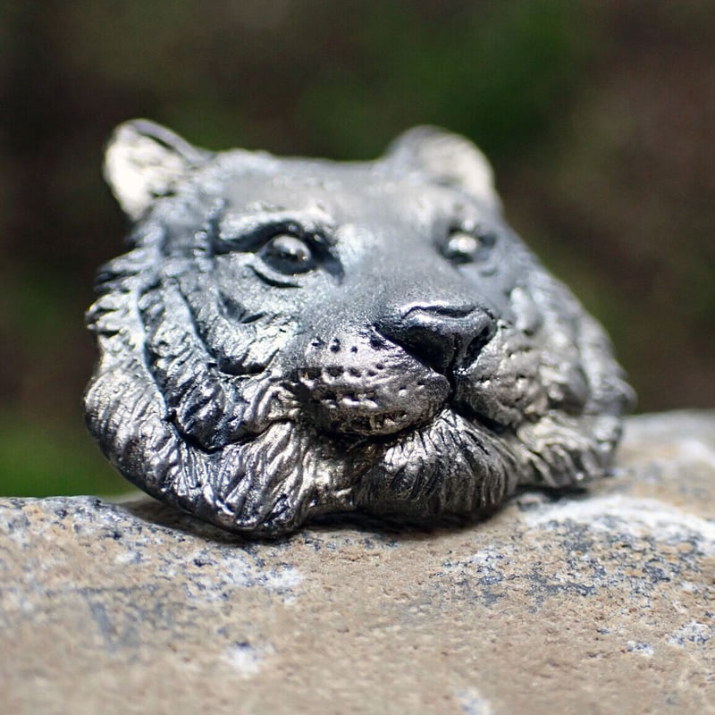 トラ正面顔ブローチ(black matte) | EmiriA online shop