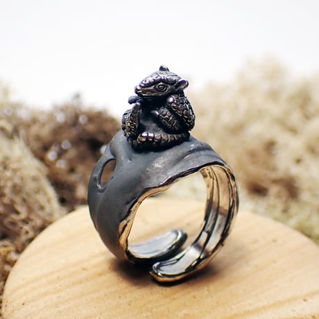 穴掘りアルマジロリング(black)
