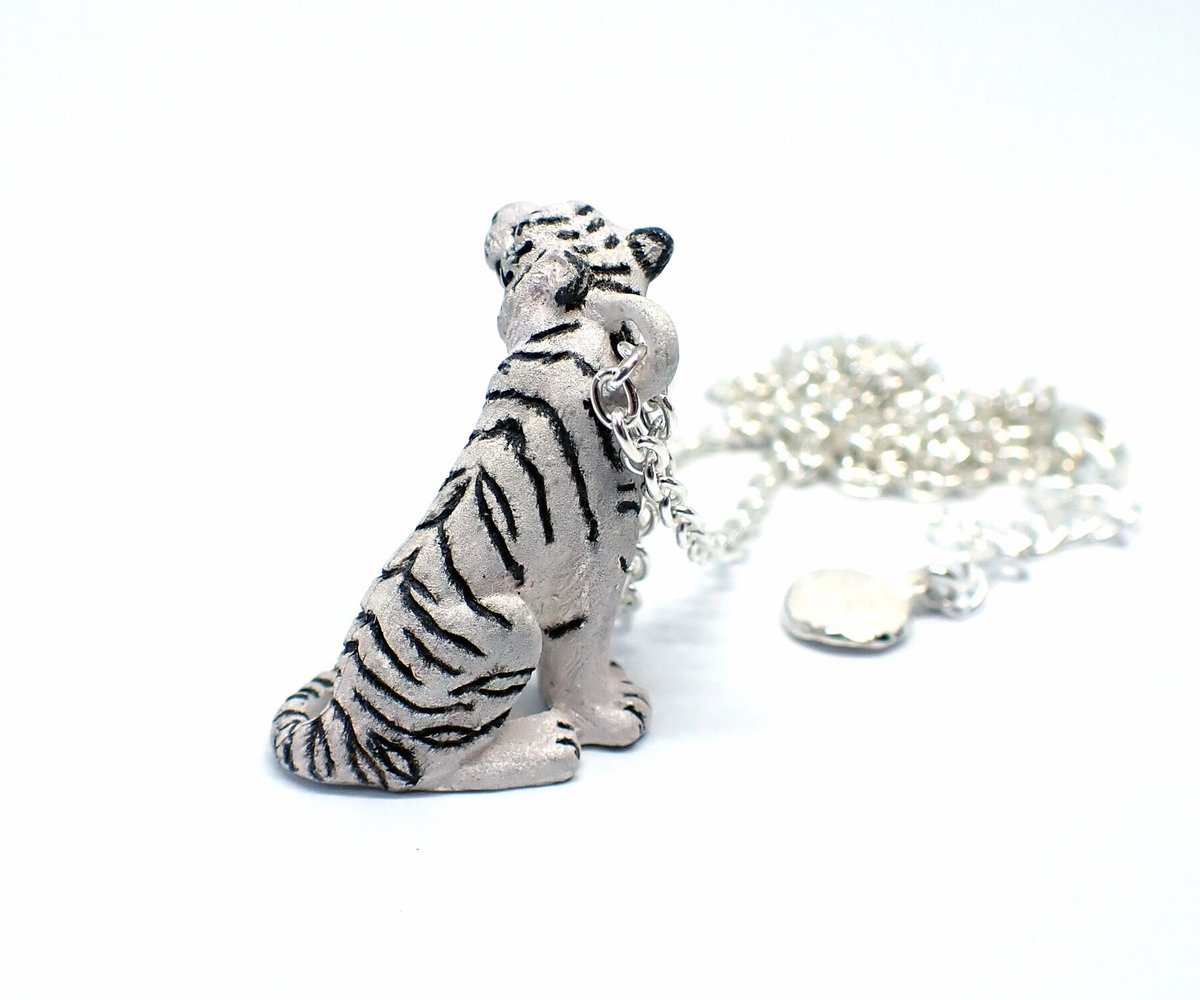 見上げるトラネックレス(white) | EmiriA online shop