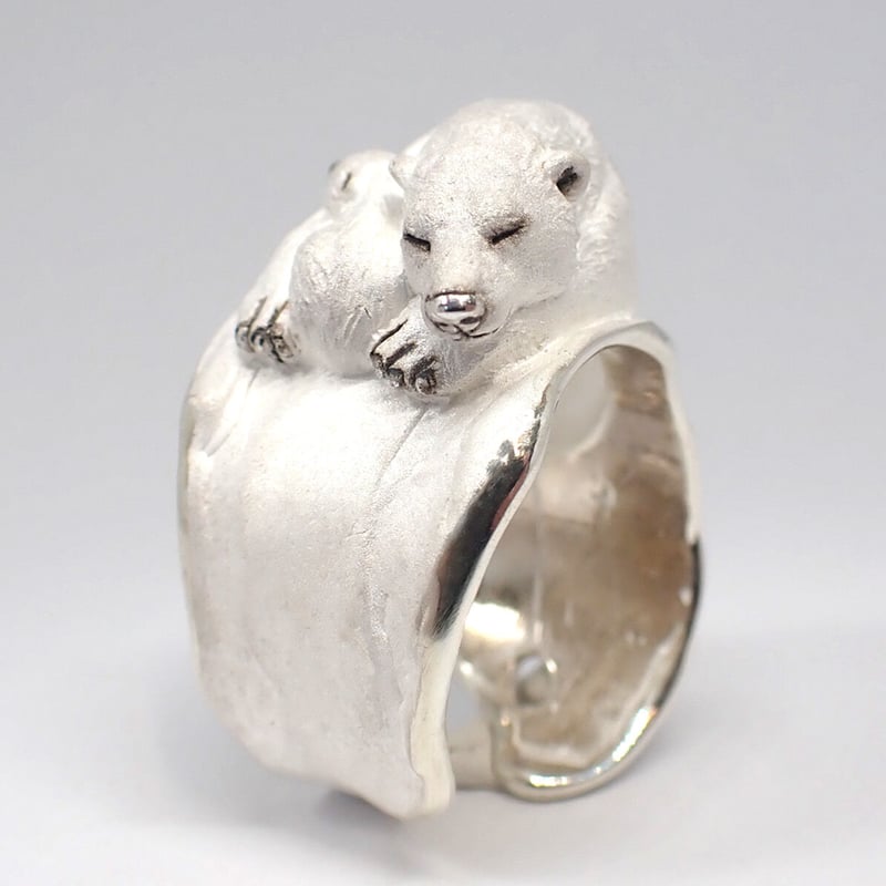 シロクマ親子のリング | EmiriA online shop