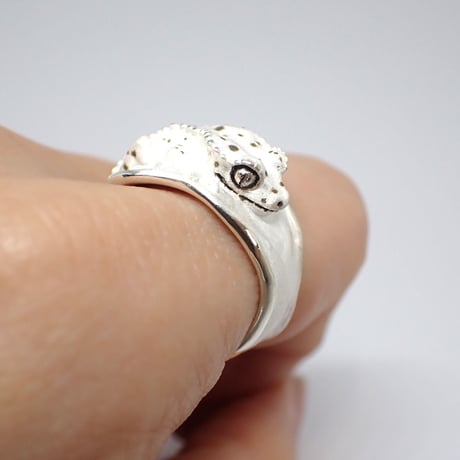クレステッドゲッコー張り付きリング(white)ダルメシアン