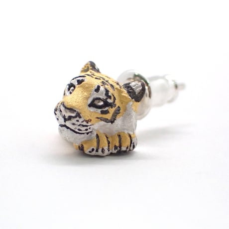 トラ両前足ピアス(white yellow)