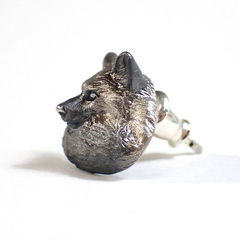 キツネ尻尾ピアス(銀狐) | EmiriA online shop キツネ尻尾ピアス(銀狐) | EmiriA online shop