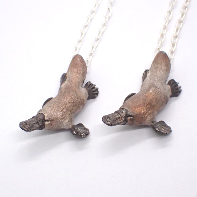 潜るカモノハシネックレス(brown) | EmiriA online shop