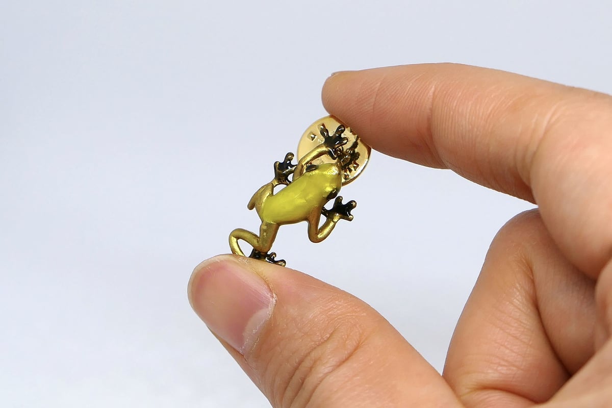 フキヤガエルブローチ | EmiriA online shop