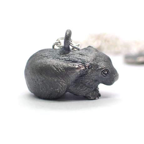 かゆいウォンバットネックレス(Black matte)