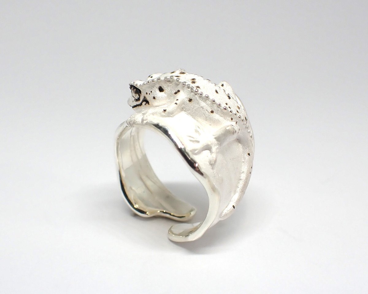 クレステッドゲッコー張り付きリング(white)ダルメシアン | EmiriA 