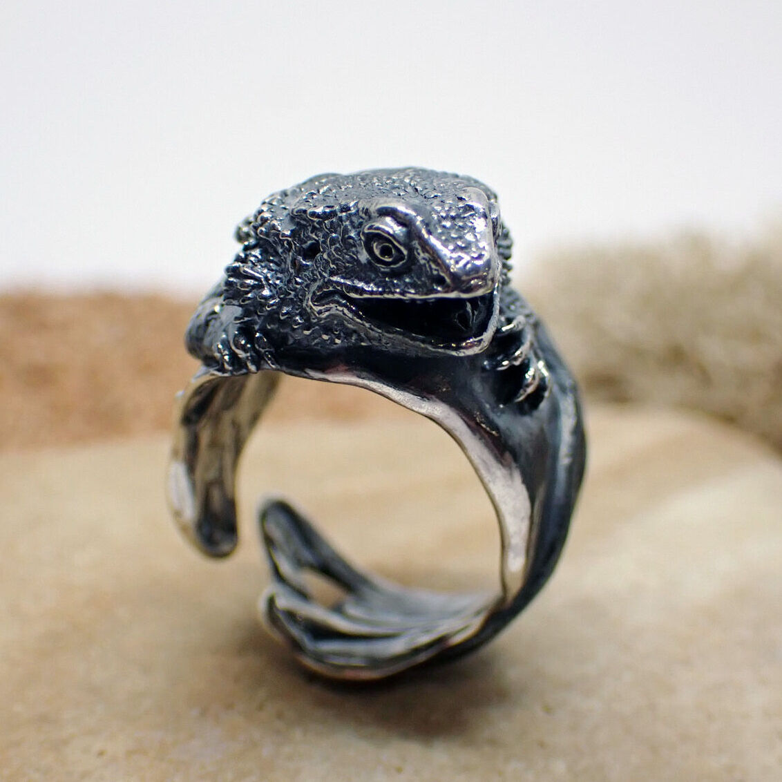 たらたらこ タグ付き新品　トゥモローランド　別注品ANDREA GRECO フトアゴヒゲトカゲ口開けリング(black) | EmiriA online shop