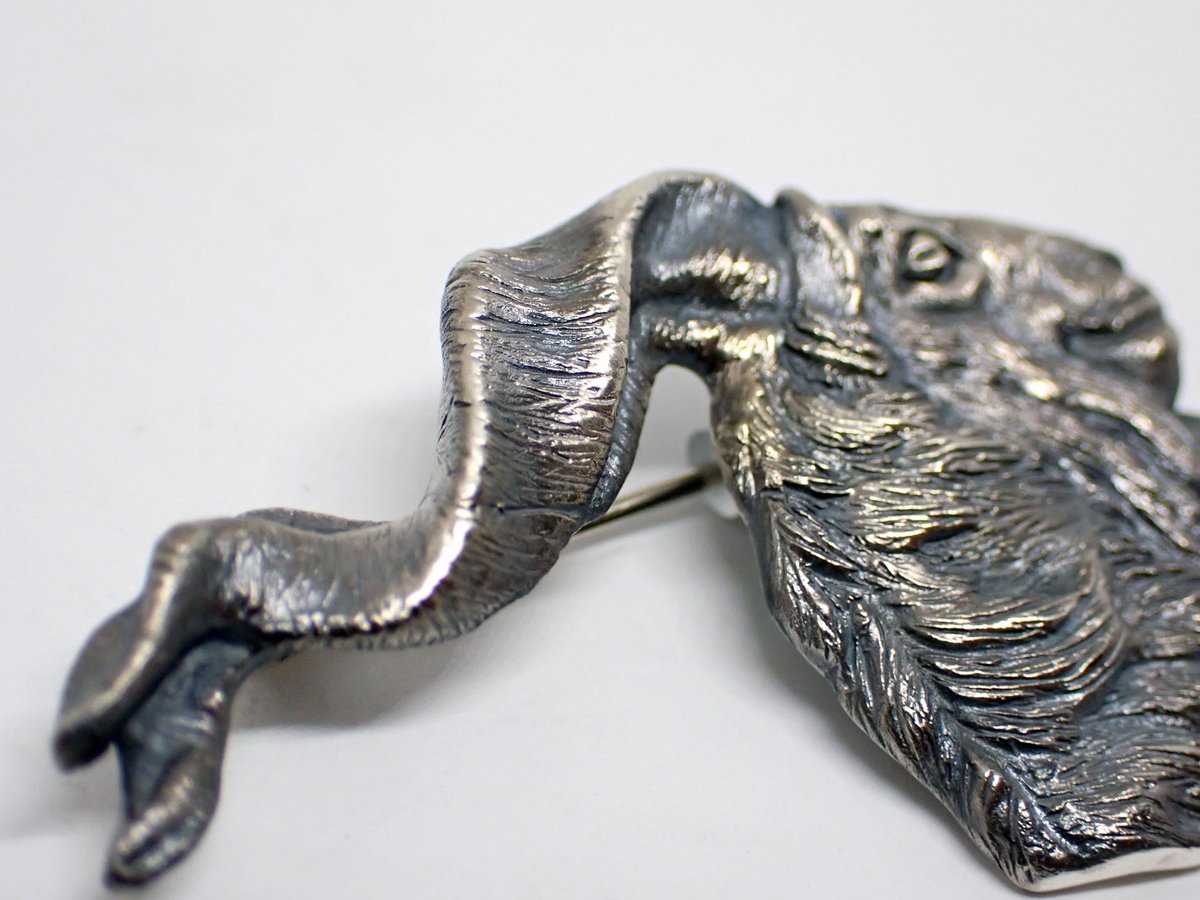 マーコール横顔ブローチ(black) | EmiriA online shop