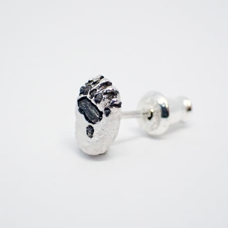 シロクマと左手ピアス
