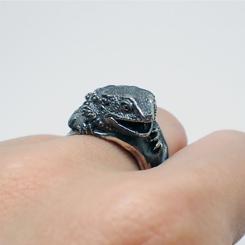 フトアゴヒゲトカゲ口開けリング(black) | EmiriA online shop フトアゴヒゲトカゲ口開けリング(black) | EmiriA online shop