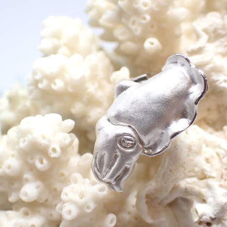 コブシメブローチ(silver matte)