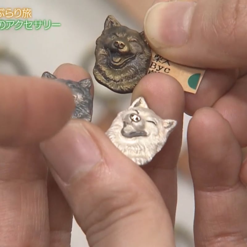 笑顔の柴犬ブローチ(white) | EmiriA online shop