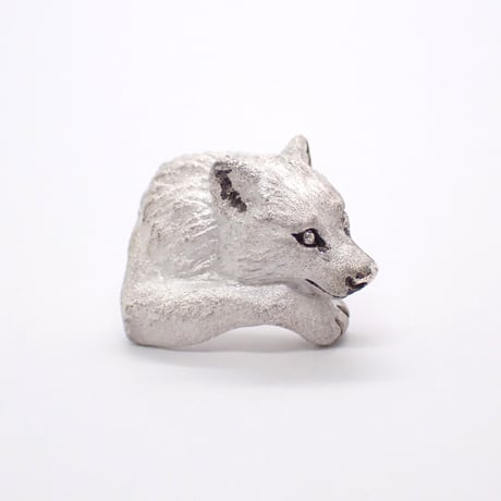 オオカミと前足ピアス(white)