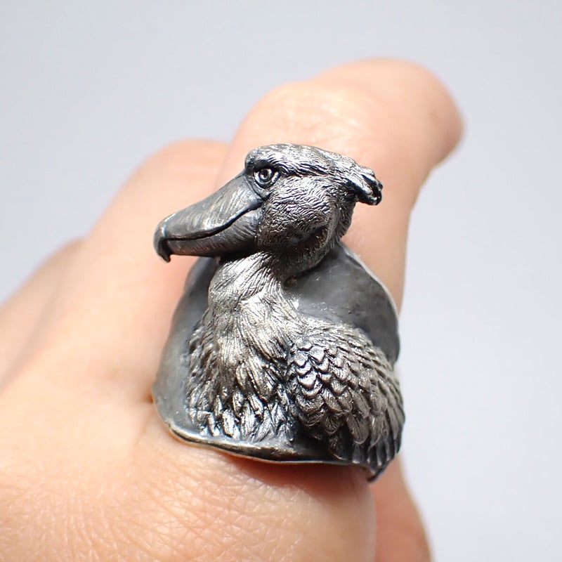 佇むハシビロコウリング(black matte) | EmiriA online shop