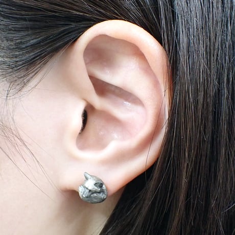 キツネ尻尾ピアス(銀狐)