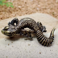 ヒョウモントカゲモドキウインクブローチ(鏡面)