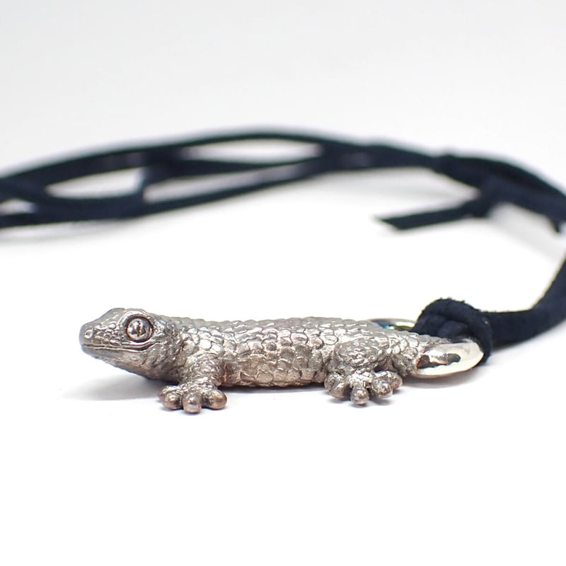 尻尾鱗脱ぎバクチヤモリネックレス(marble matte) | EmiriA online
