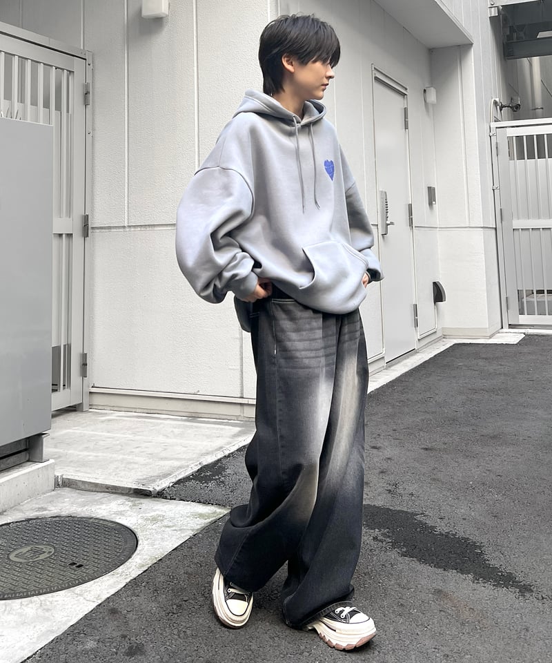 PLAY グレー ハート刺繍 パーカー M PLAY グレー ハート刺繍 パーカー M