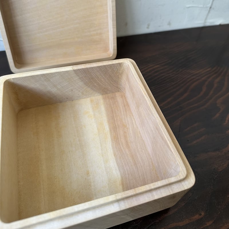 木彫　桃に乗った童子　容器　入れ物 木彫 桃に乗った童子 容器 入れ物