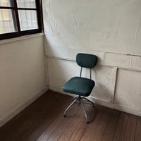 パイプ脚の回転椅子(緑)