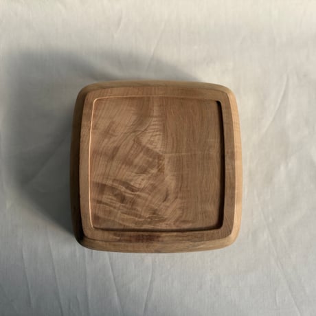 刳り貫きの蓋物