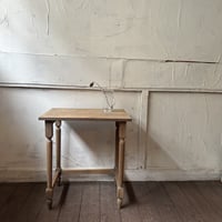 小さいテーブル