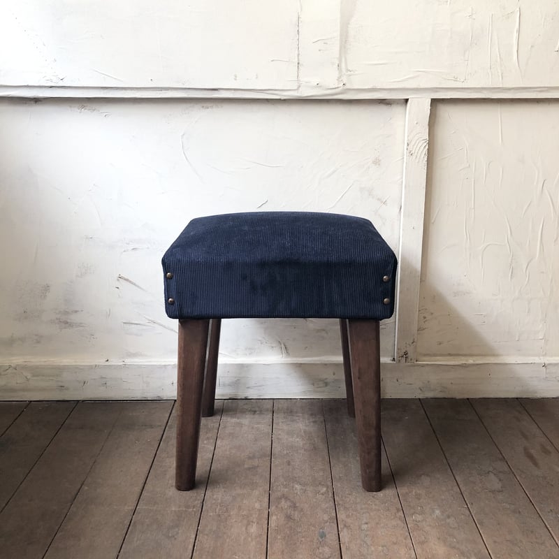 どっしりスツール 四角いどっしりとした椅子 | maruse