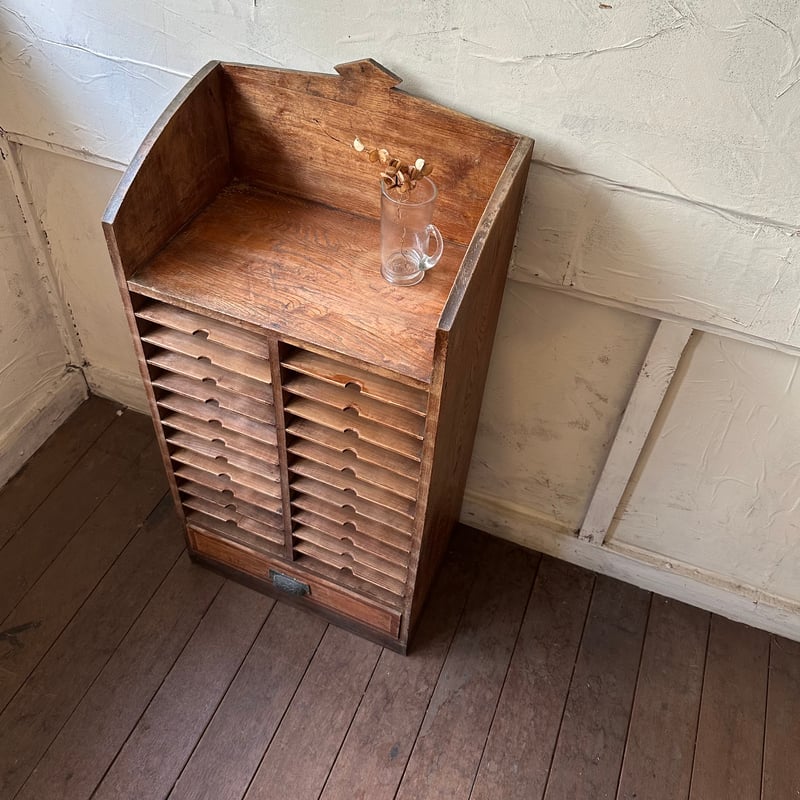 味のあるカルテ棚 | maruse