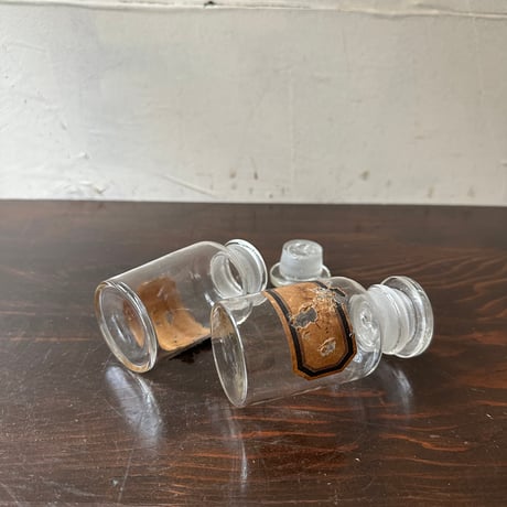 ラベル付き薬瓶 (小 2個set)