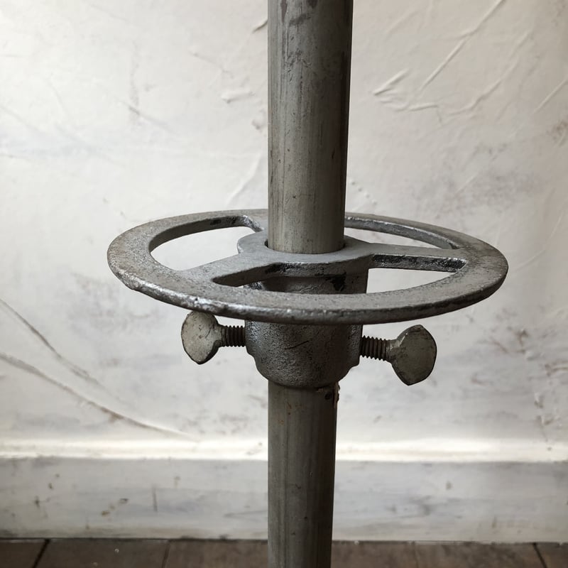 超レア◆重厚な存在感×独特の雰囲気感漂う1点物◆アメリカ製アンティークトルソー◆ アイアンの脚が大人っぽいトルソーはかわいいアンティークネット